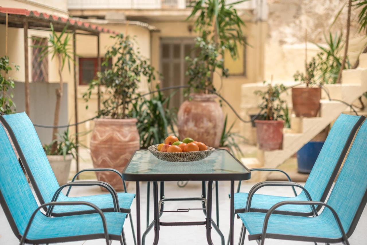Appartement The Courtyard Oasis à Athènes Extérieur photo